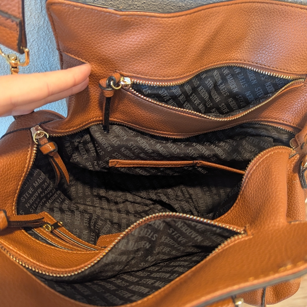 Steve Madden Brown 3 Zip Purse - Picture 5 of 6